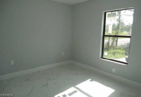 Building Photo - 614 Flamingo Ave S