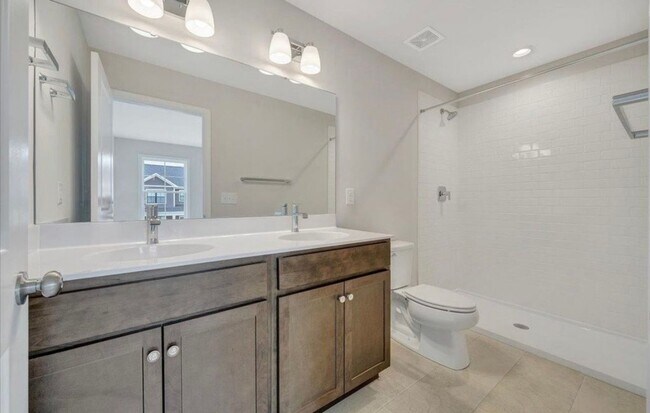 Building Photo - Brand New Townhouse Available for Rent