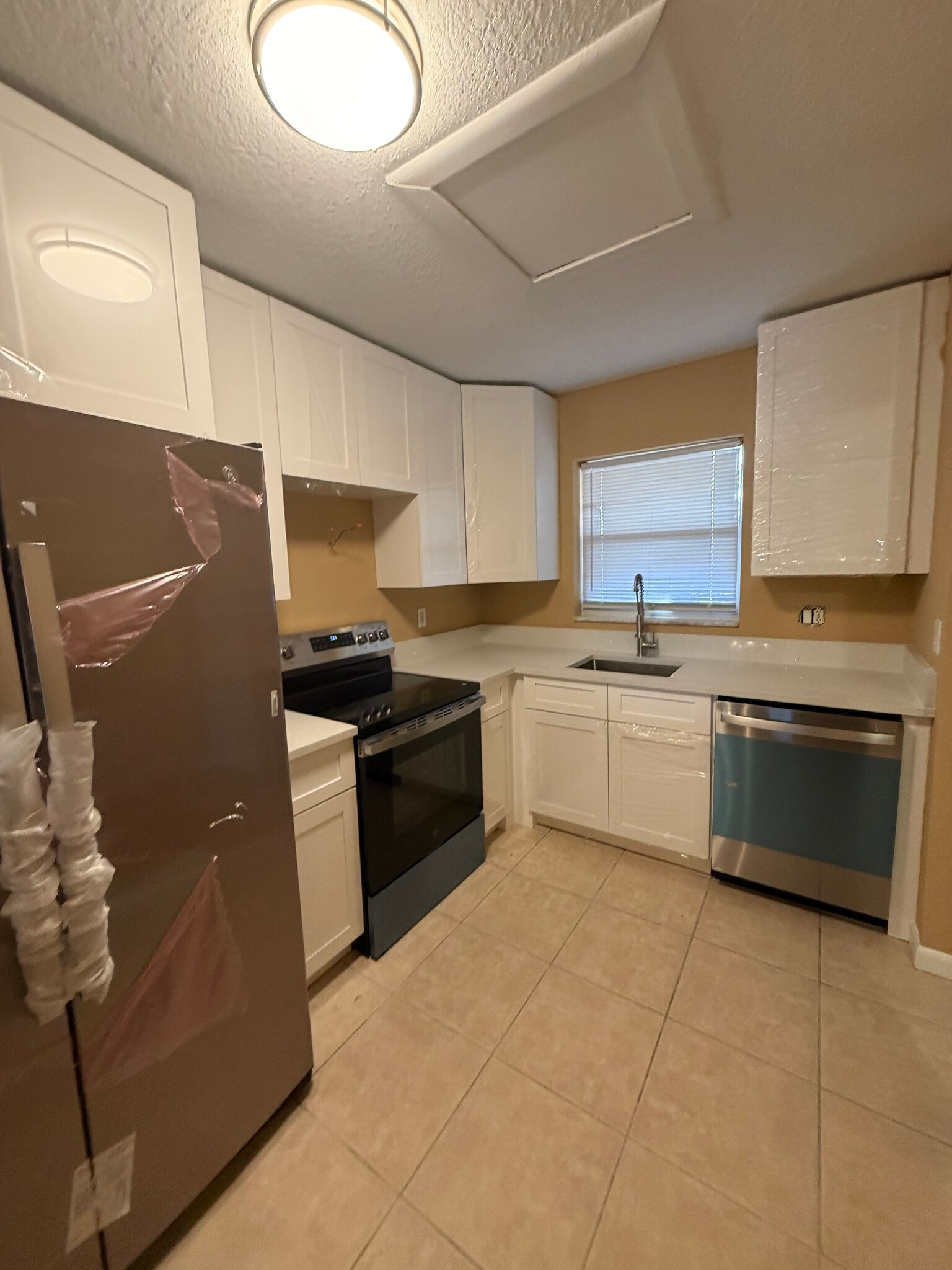 Building Photo - 120 Sparrow Dr