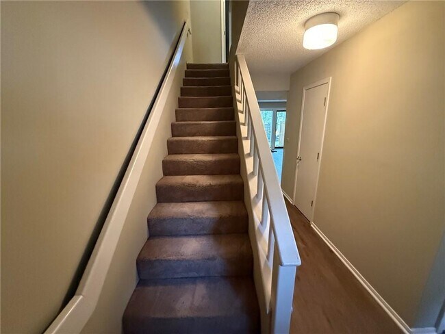 Building Photo - 2462 E Kantz Ln
