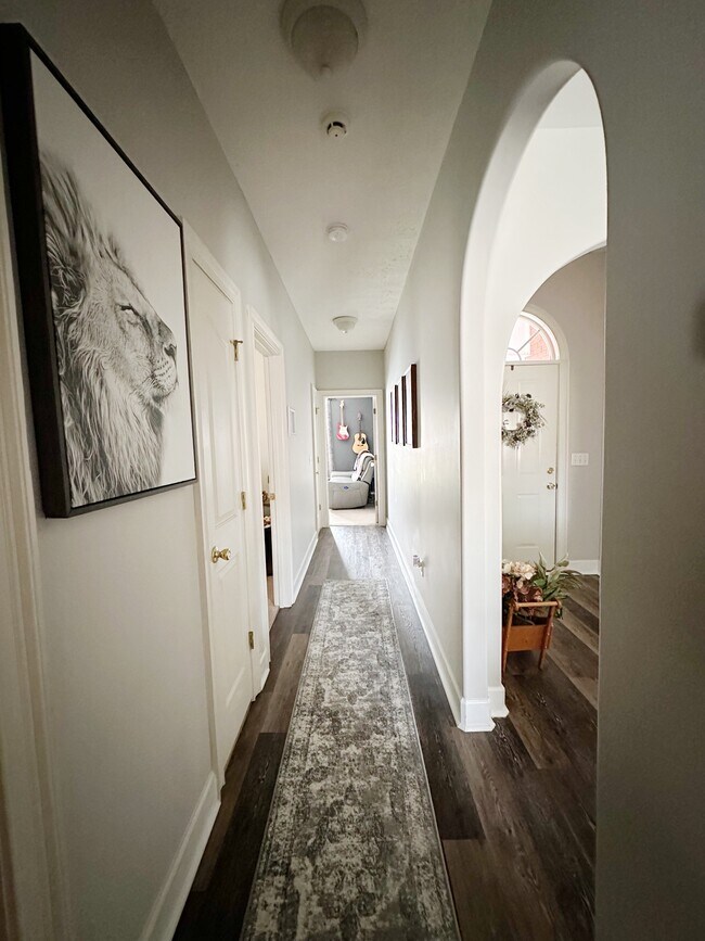 Building Photo - 5004 Hunter Ln