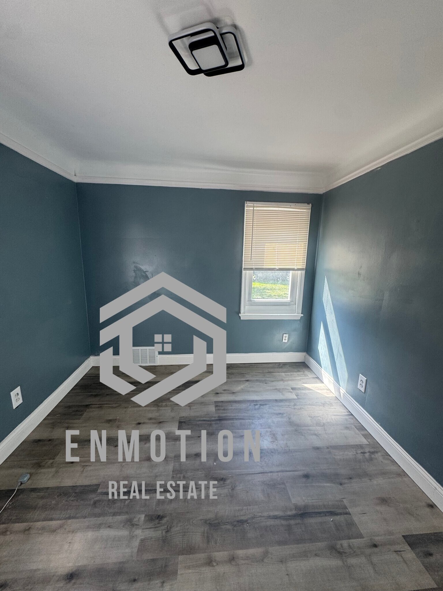 Building Photo - 18948 Winthrop St