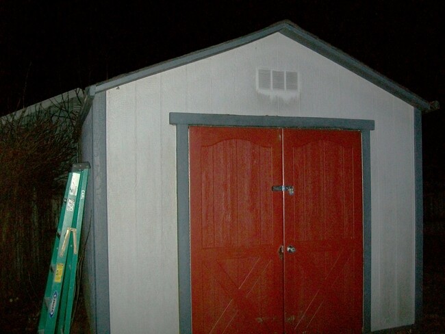 Building Photo - 7111 Foxlair Dr