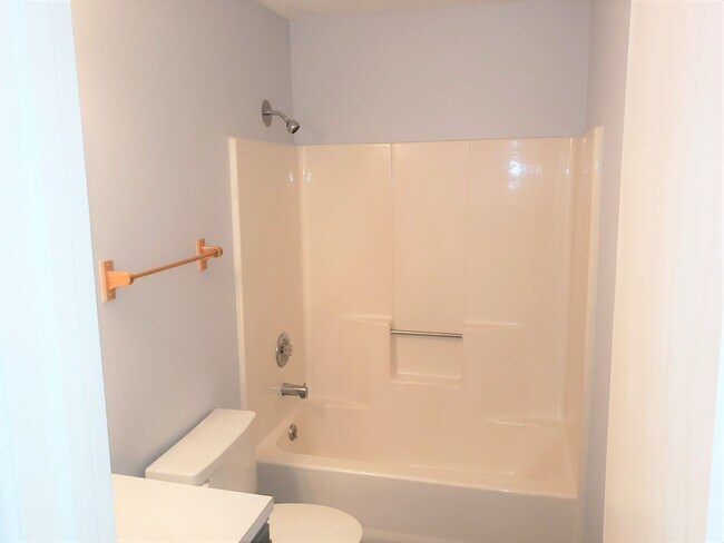 Building Photo - CANDLEWYCK