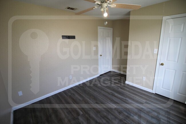 Building Photo - 3410 Cantabrian Dr