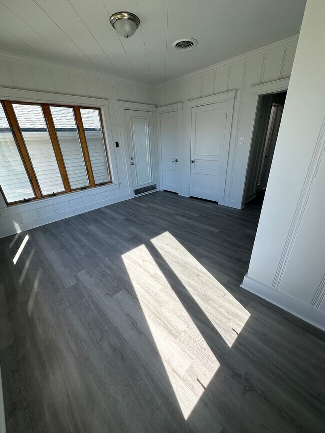 Building Photo - Luxury in Lockport-Newly Remodelled 4 Bedroom 2 Bath- $500 move in special!