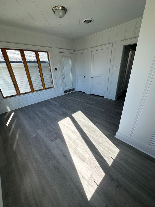 Building Photo - Luxury in Lockport-Newly Remodelled 4 Bedroom 2 Bath