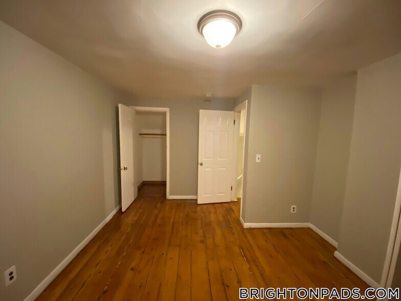 Building Photo - 20 Kelley Ct