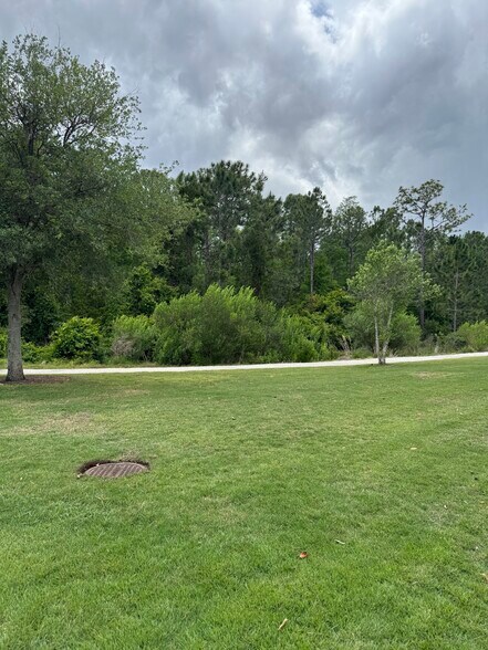 Building Photo - 8447 Rothman Aly