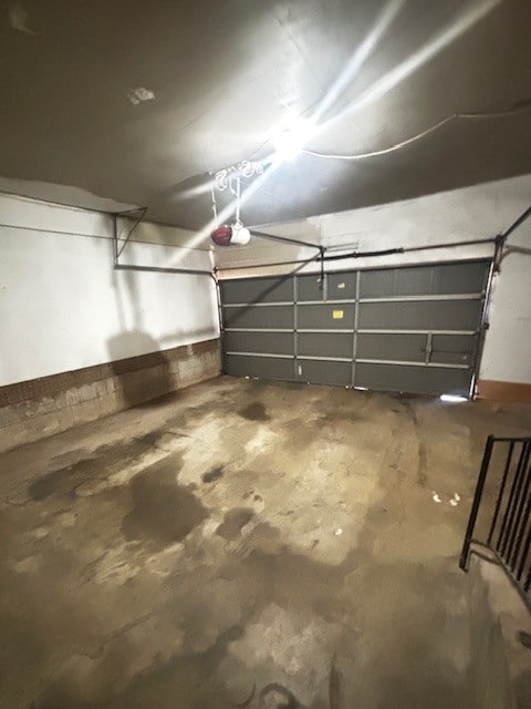 Building Photo - 309 W Vandament Ave