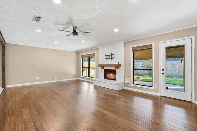 Building Photo - 6231 Autumn Forest Dr