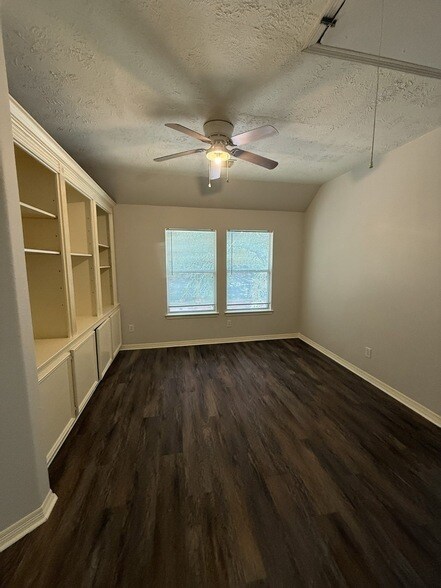Building Photo - 5250 Sherilynn Dr