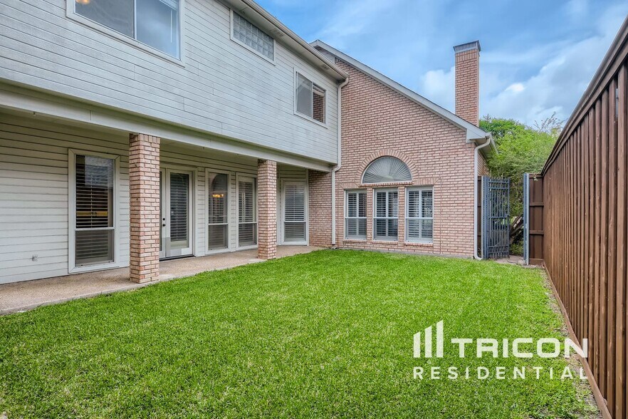 Building Photo - 4720 Yorkshire Trail