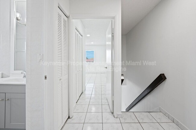 Building Photo - 651 NW 82nd Ave