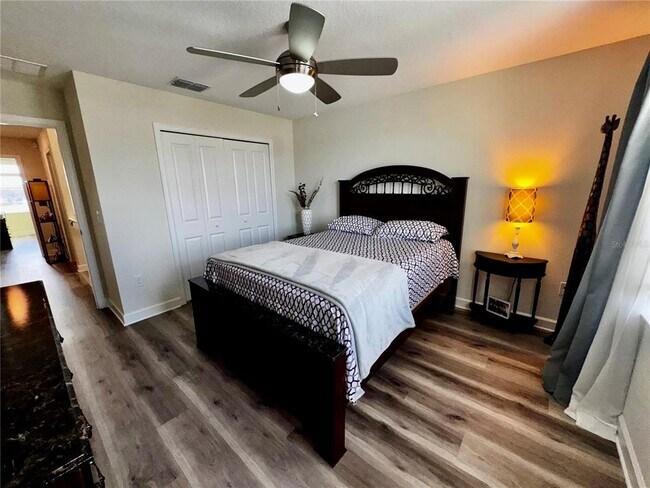 Building Photo - 11939 Satire St