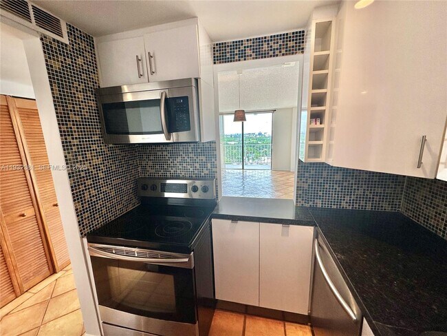 Building Photo - 2350 NE 135th St