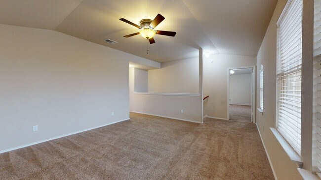 Building Photo - HUGE HOUSE ON A CORNER LOT IN COPPERAS COVE!