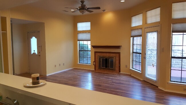 Building Photo - 9716 Summerwood Cir