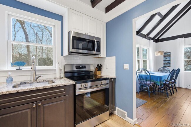 Building Photo - 3 Foster Ave