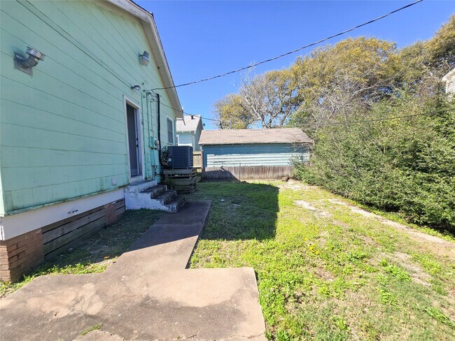 Building Photo - 4302 Ave Q 1/2