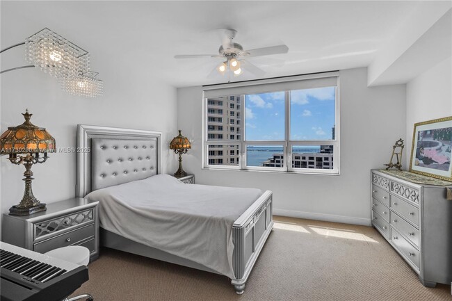 Building Photo - 848 Brickell Key Dr