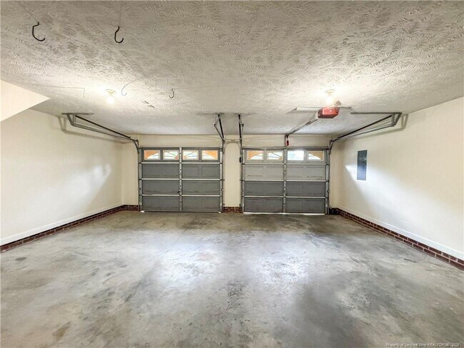 Building Photo - 5641 Middlefield Pl