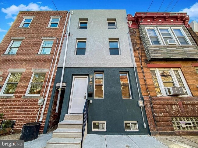 Building Photo - 506 Titan St