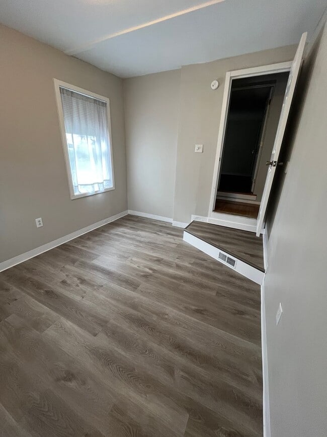Building Photo - 3-bedroom, 2-bath single-family home located in Greencastle