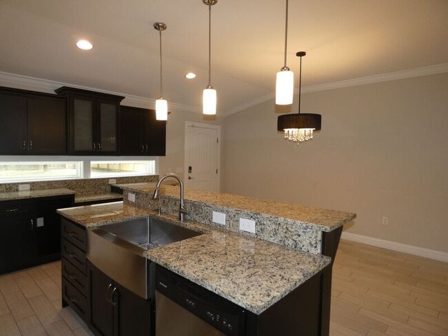 Building Photo - 2016 Salamanca St