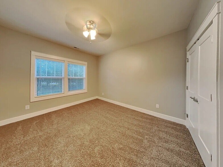 Building Photo - 203 N Toria Dr