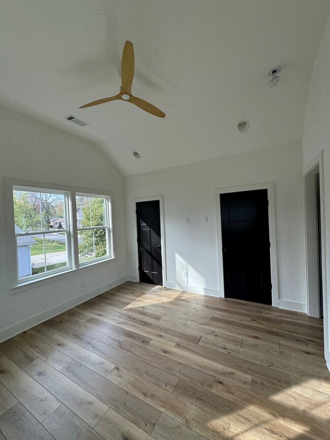 Building Photo - 509 Rosedale Ave
