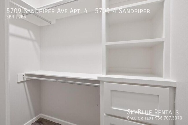 Building Photo - 5709 Sandpiper Ave