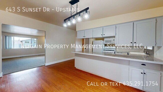 Building Photo - 643 S Sunset Dr