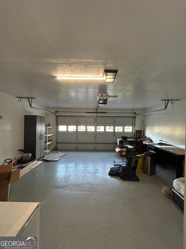 Building Photo - 5335 Lakebrooke Run