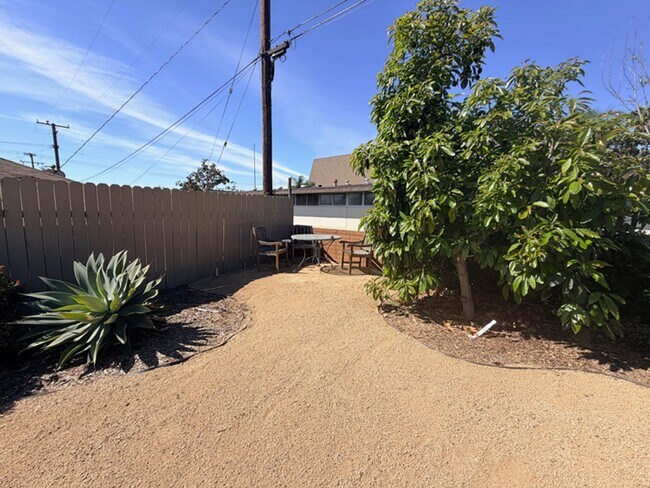 Building Photo - 3 Bed/ 2 Bath Brea Home w/Garage and Native Landscaped Yard