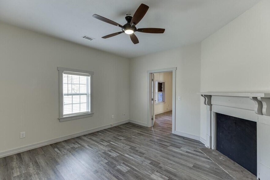 Building Photo - 1051 Gage Dr