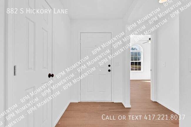 Building Photo - 882 S Hickory Ln