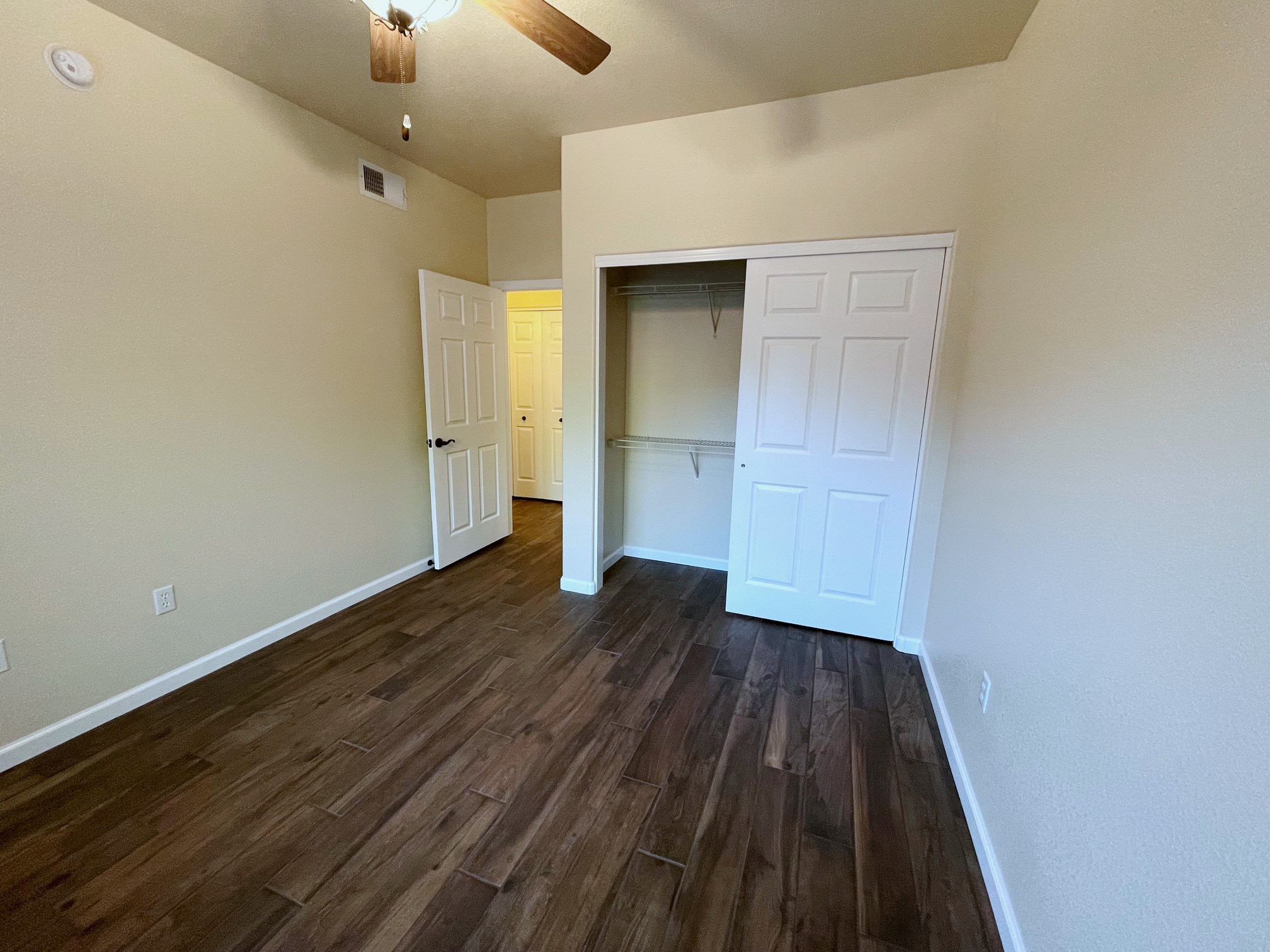 Building Photo - 7050 E Sunrise Dr