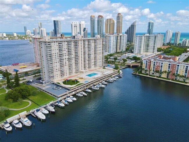 Building Photo - 250 174th St