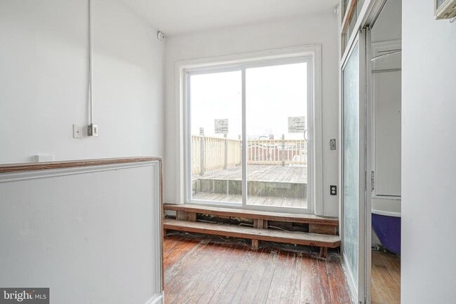 Building Photo - 1523 N 27th St