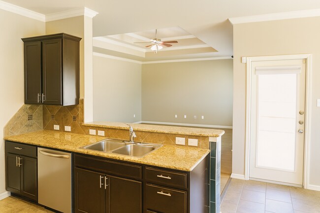 Building Photo - 219 Chering Dr