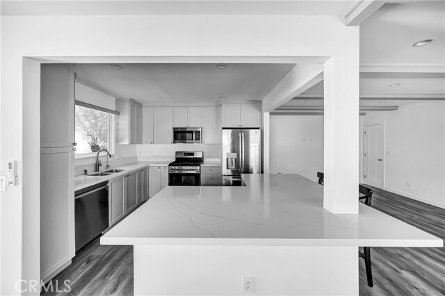 Building Photo - 5840 Coldwater Canyon Ave