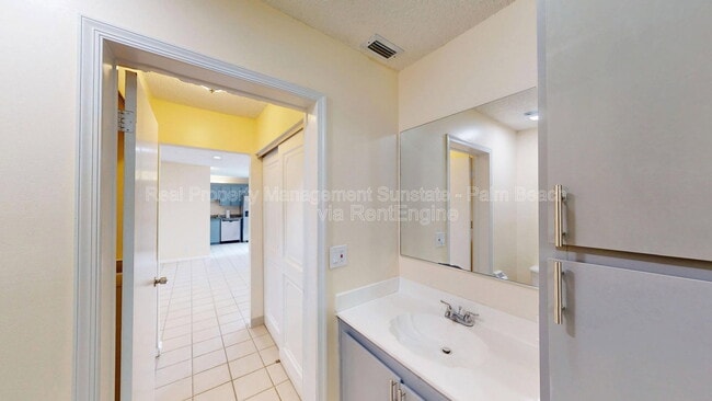 Building Photo - 1921 N Congress Ave