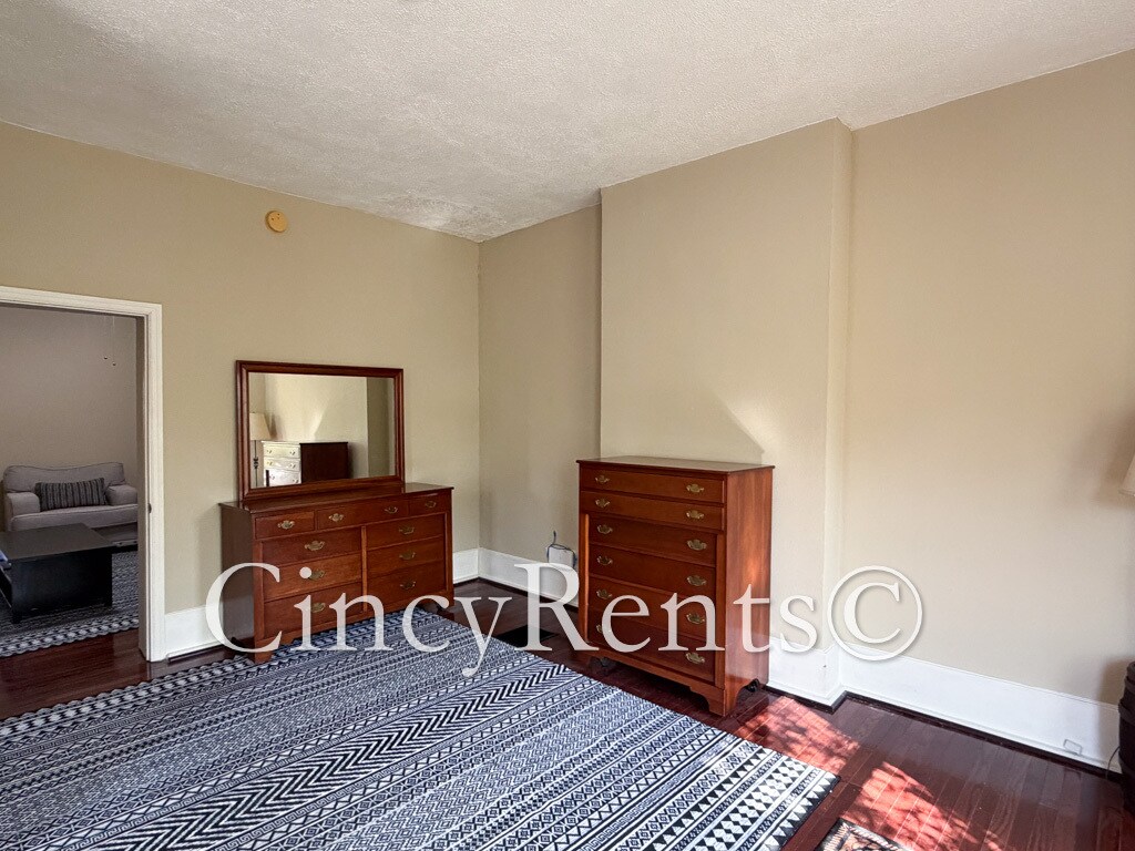 Building Photo - 4231 Bell St