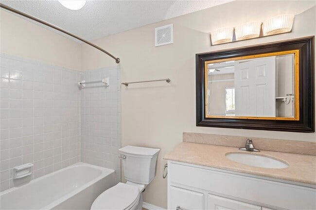 Building Photo - 1260 Sutton Ct