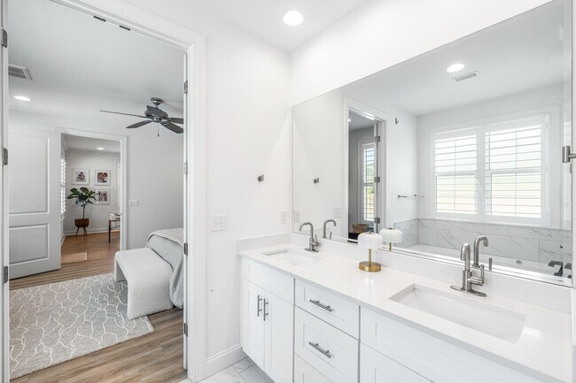 Building Photo - 229 Windrow Way