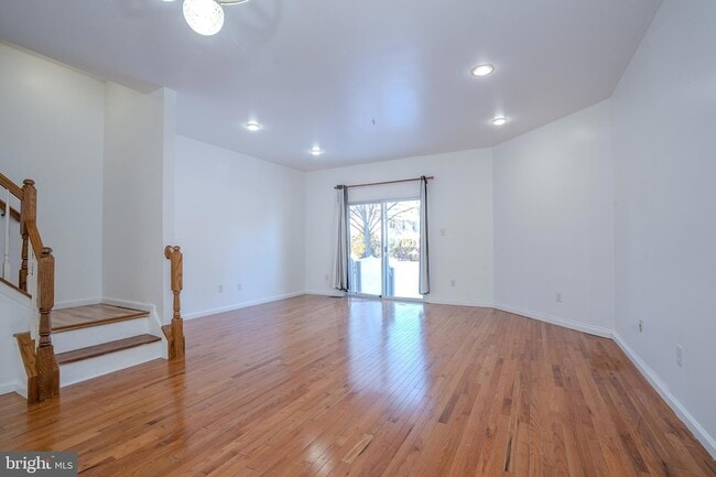 Building Photo - 1603 Blossom Cir