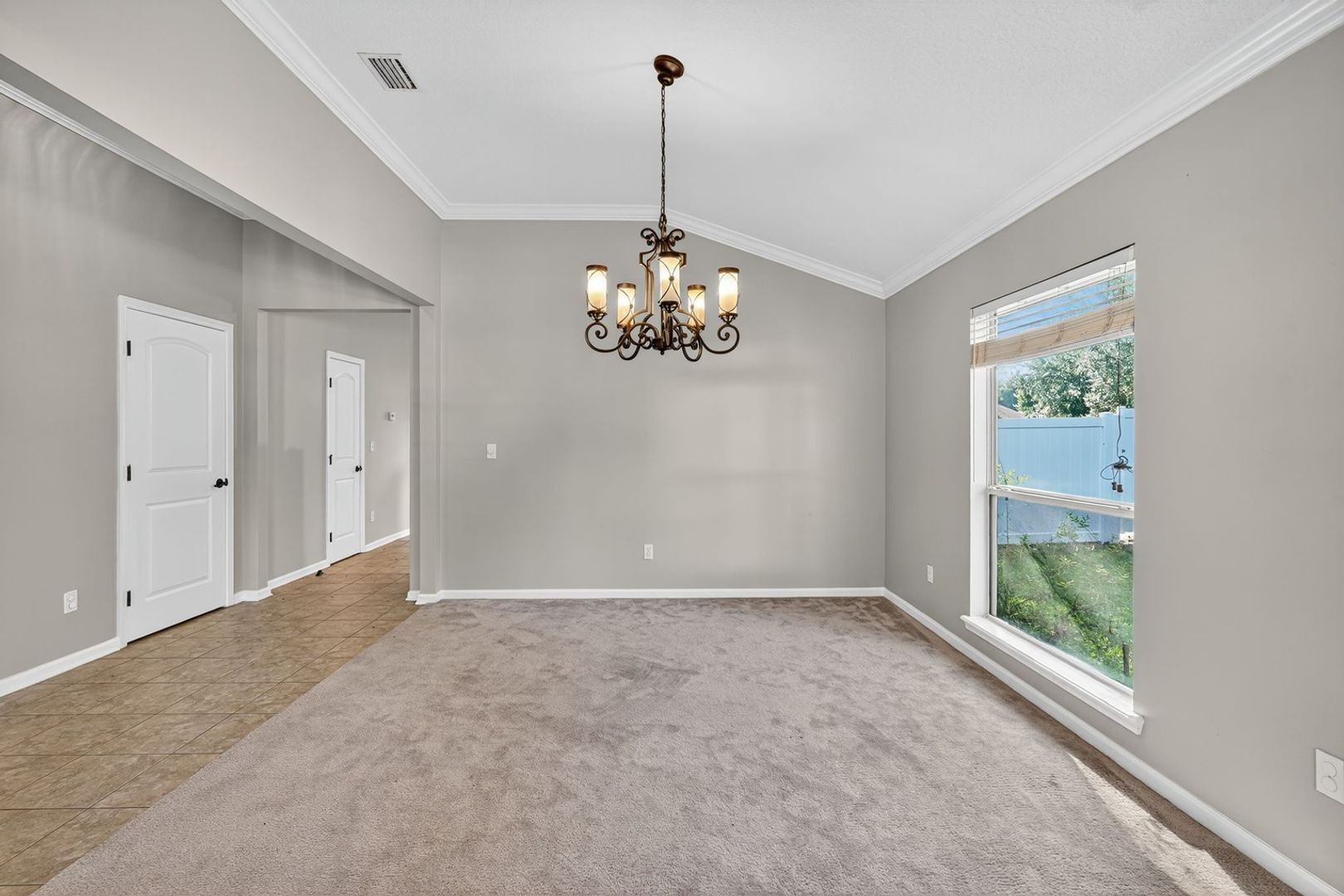 Building Photo - 1021 Deer View Ln