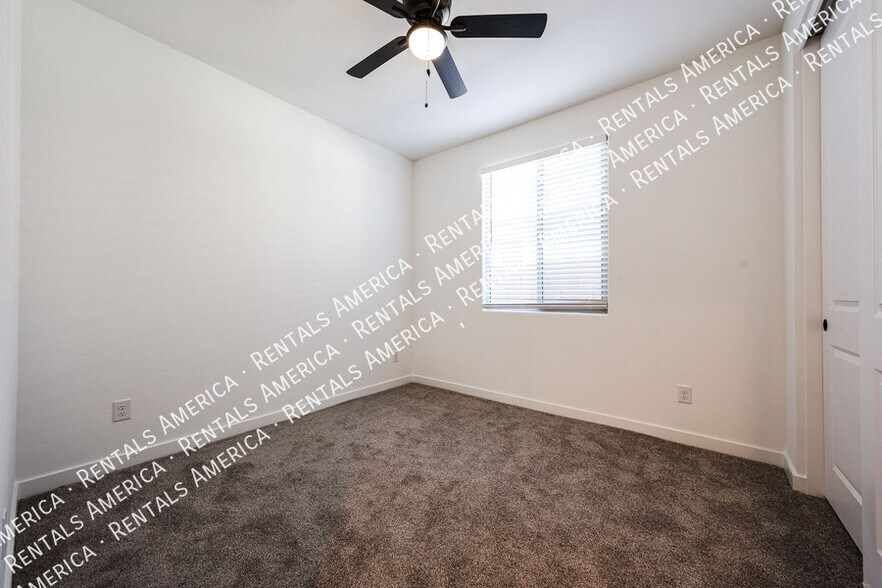 Building Photo - 5411 W Royal Palm Rd