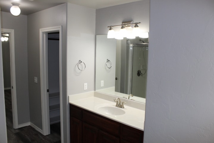 Building Photo - 505 SW 121st Pl